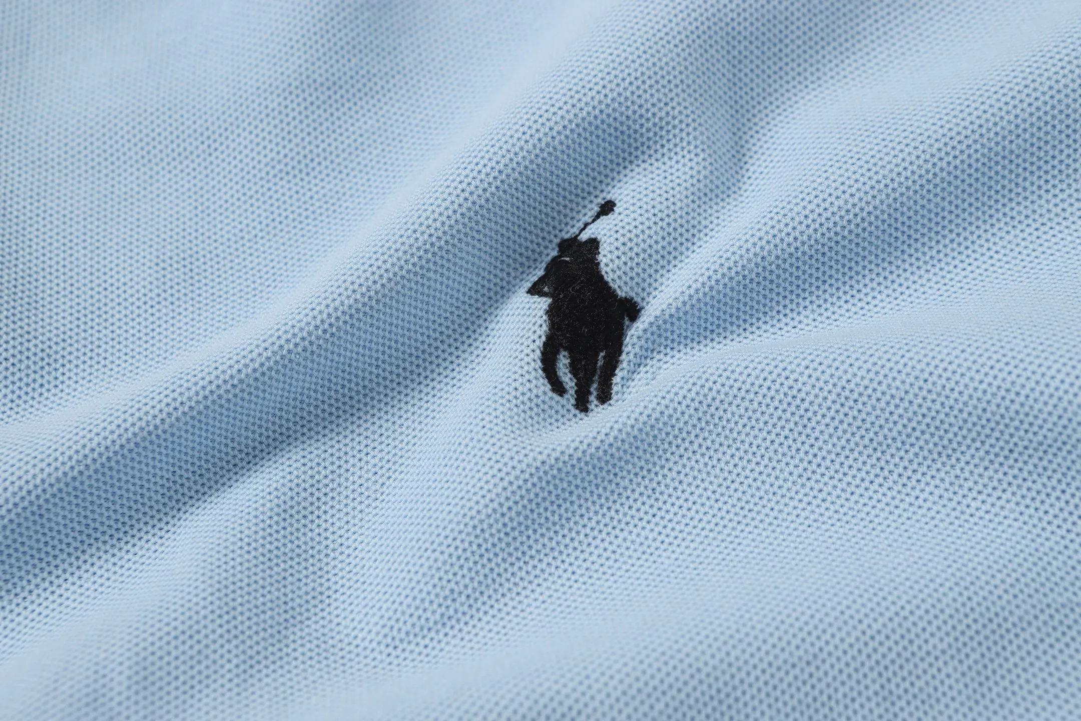 P146 Style No.: A013 [Ralph Lauren Classic Logo Embroidered Polo Shirt] ✅250g fine cotton pique fabric, custom-woven and dyed threads ✅Original stickers Scan the QR code to enter the official website ✅Large version, loose and stylish, can wear up to 210 pounds Color: Black White Navy Blue Sky Blue Dark Gray Floral Gray Size: S-XL